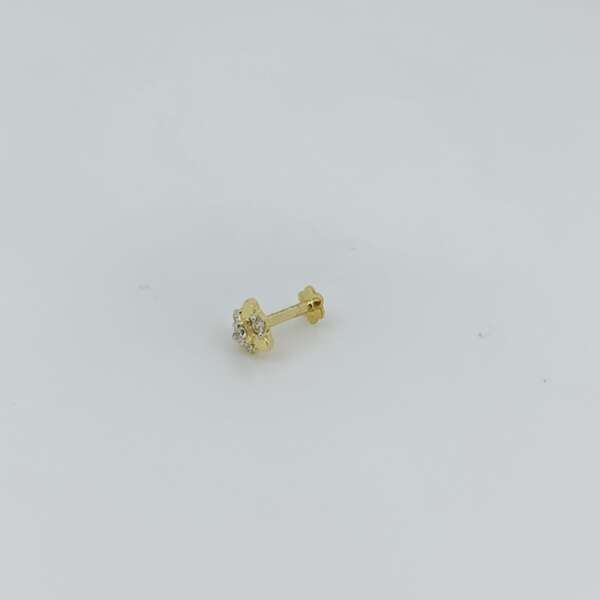 Tiny Gleam Diamond Nose Pin