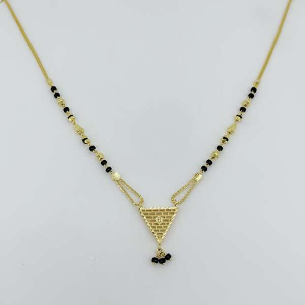 Refined Gold Mangalsutra Pendant Set