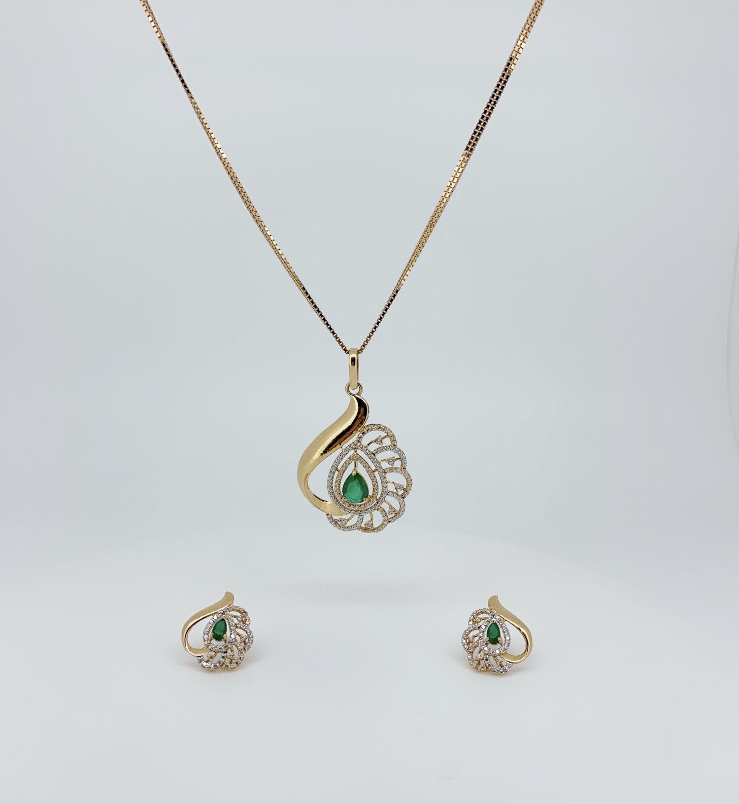 Imperial Emarald Rose Gold Drop Set - Image 4