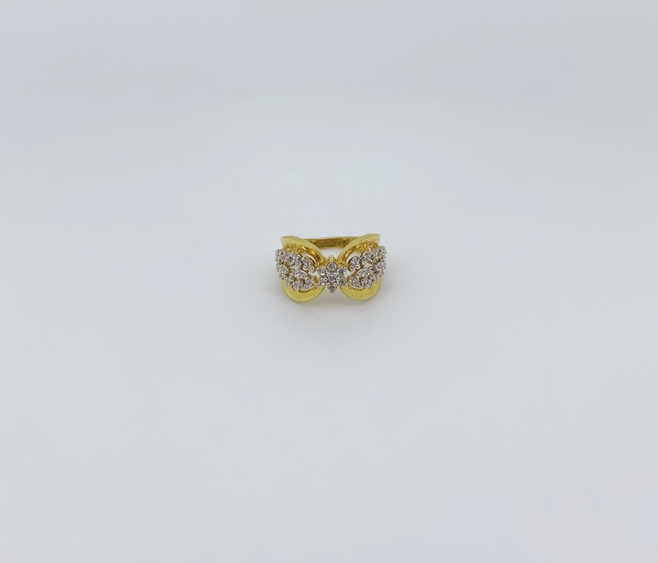 Royal Embrace Diamond Ring - Image 5