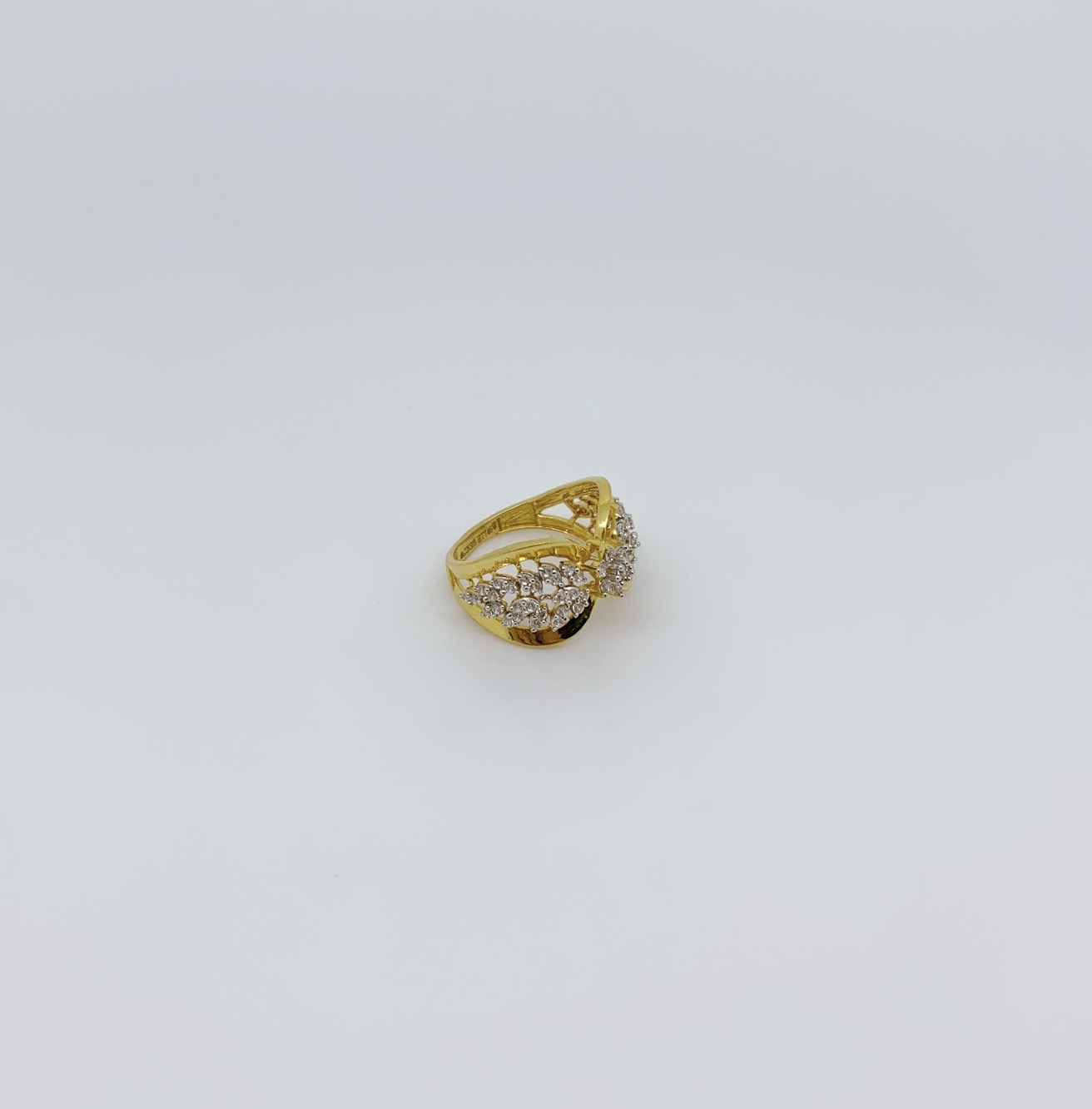 Royal Embrace Diamond Ring - Image 3