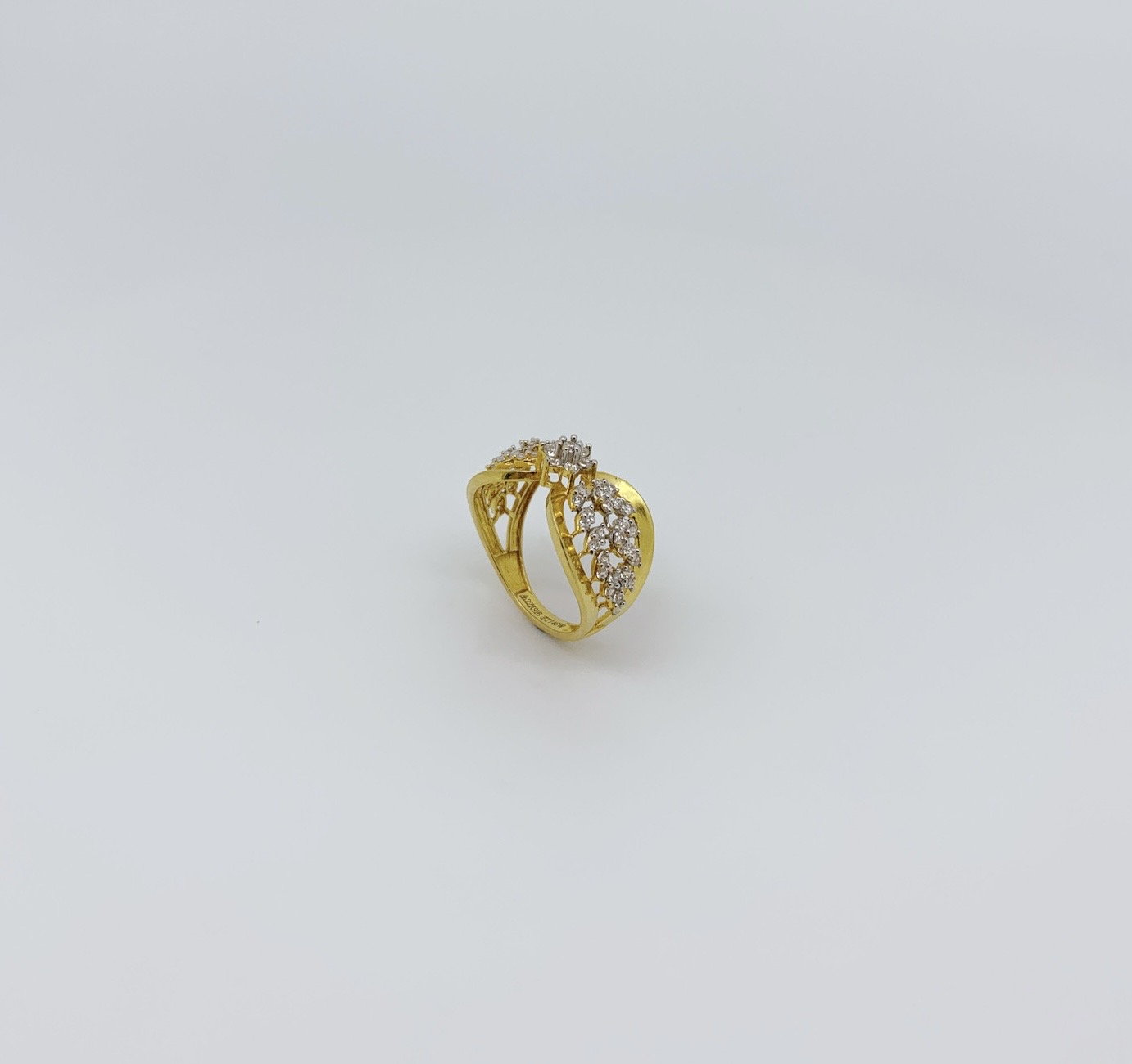 Royal Embrace Diamond Ring - Image 2