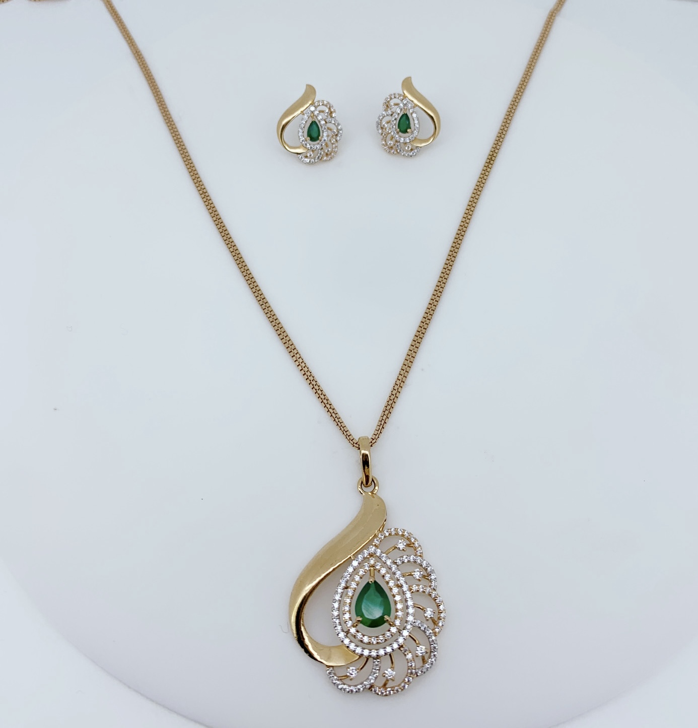 Imperial Emarald Rose Gold Drop Set