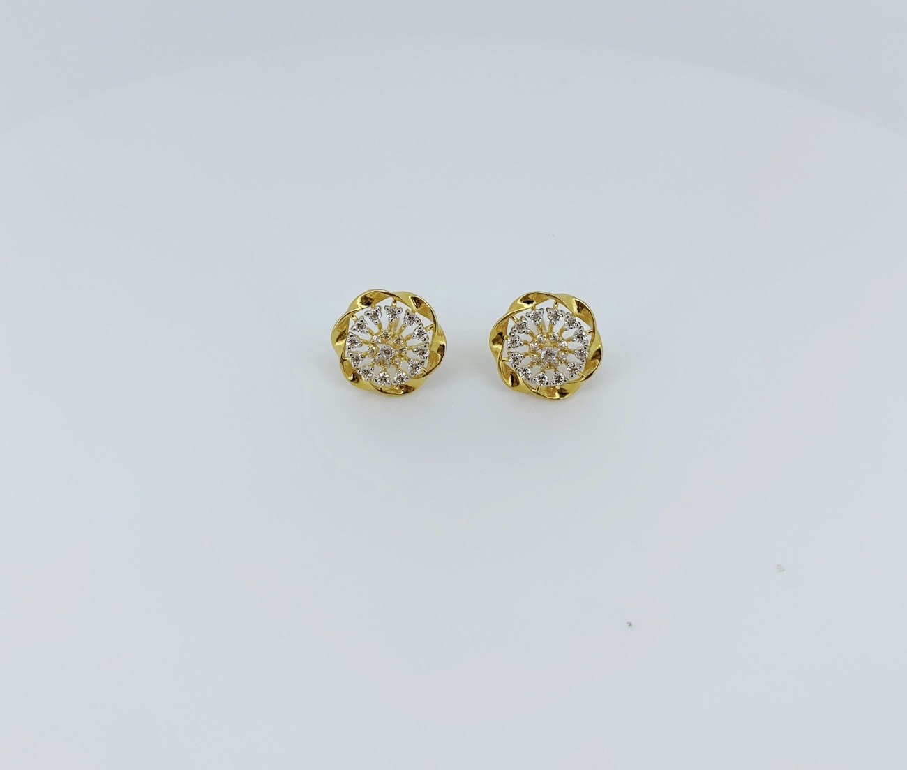 Elegant Floral Gold Earrings