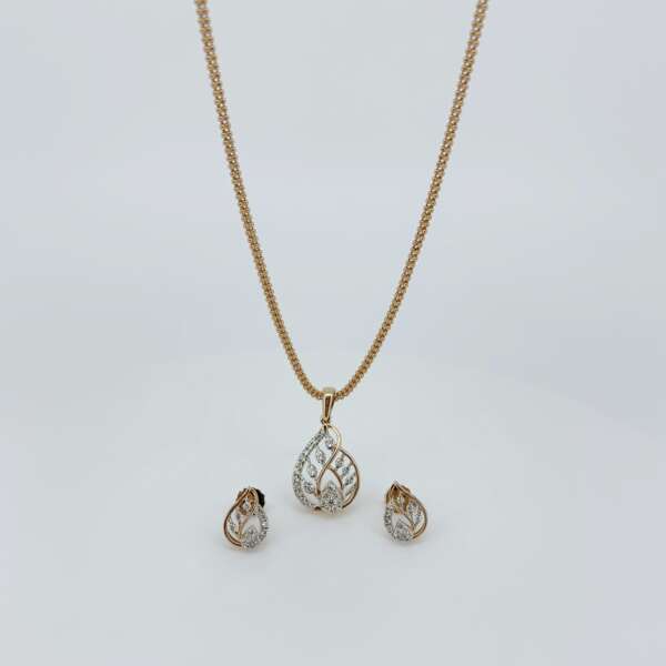 Leaf Curve Diamond Pendant Set