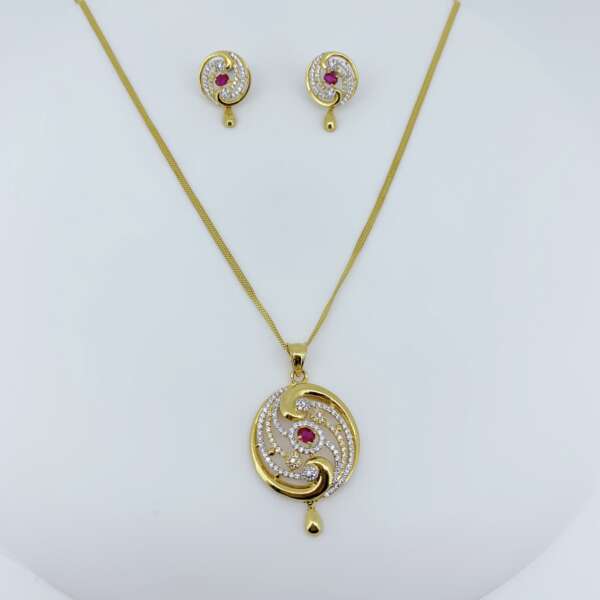 Royal Ruby Highlight Gold Pendant Set