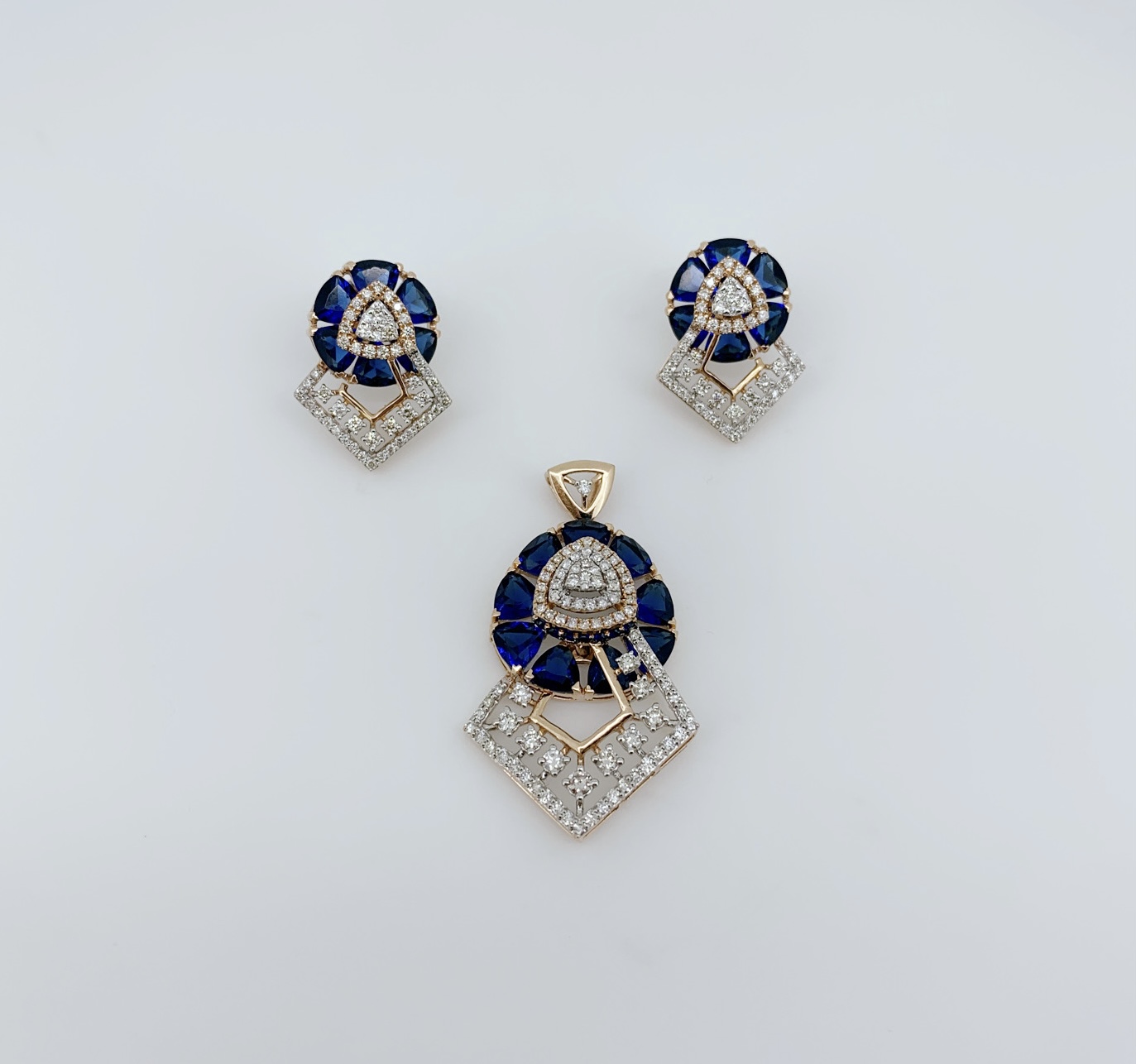 Royal Crest Diamond Set - Image 2