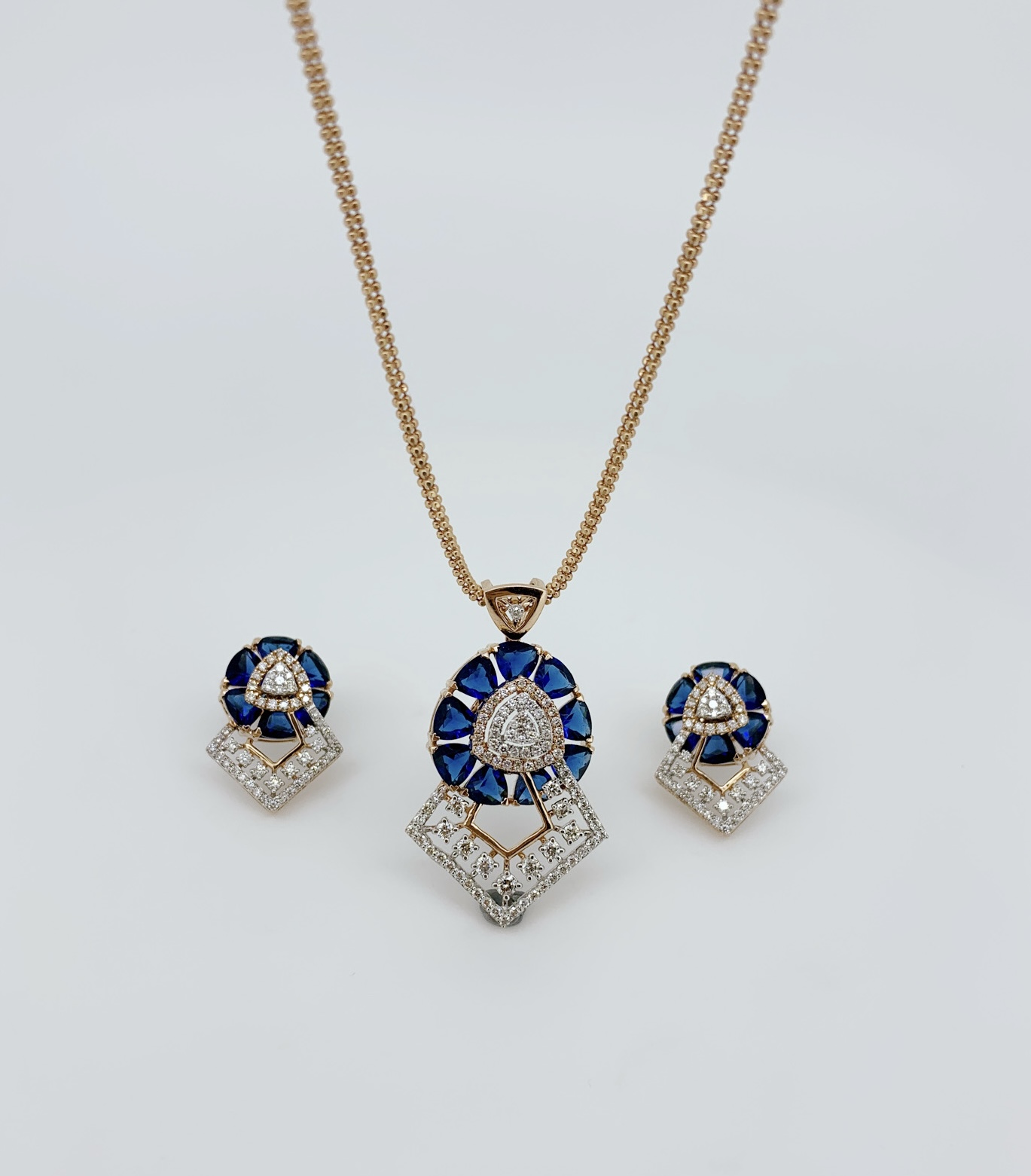 Royal Crest Diamond Set