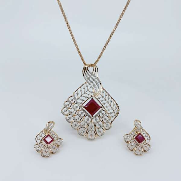 Royal Filigree Diamond Pendant Set