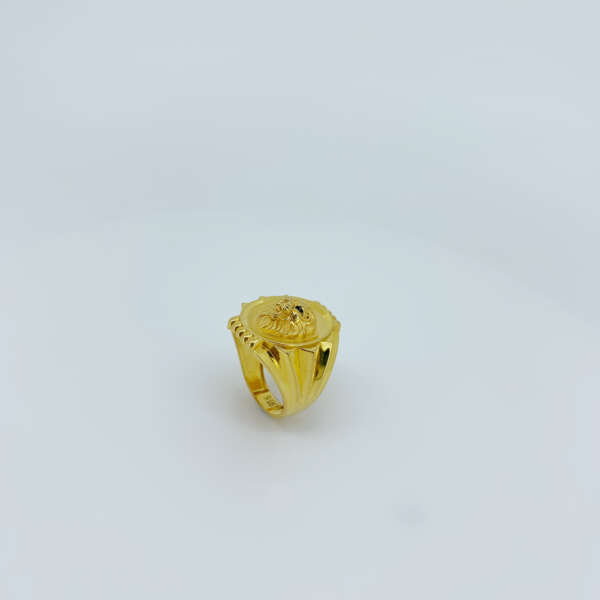 Majestic Loin Head Gold Ring For Men