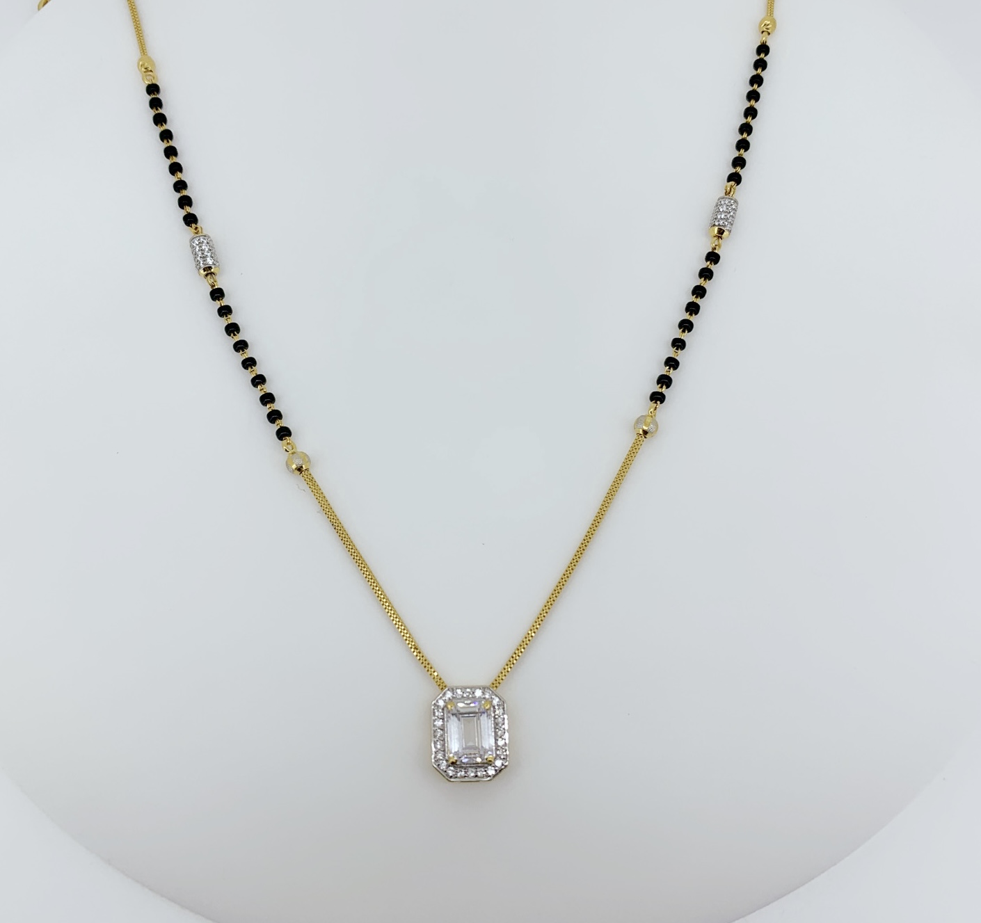 Modern Minimal Gold Mangalsutra
