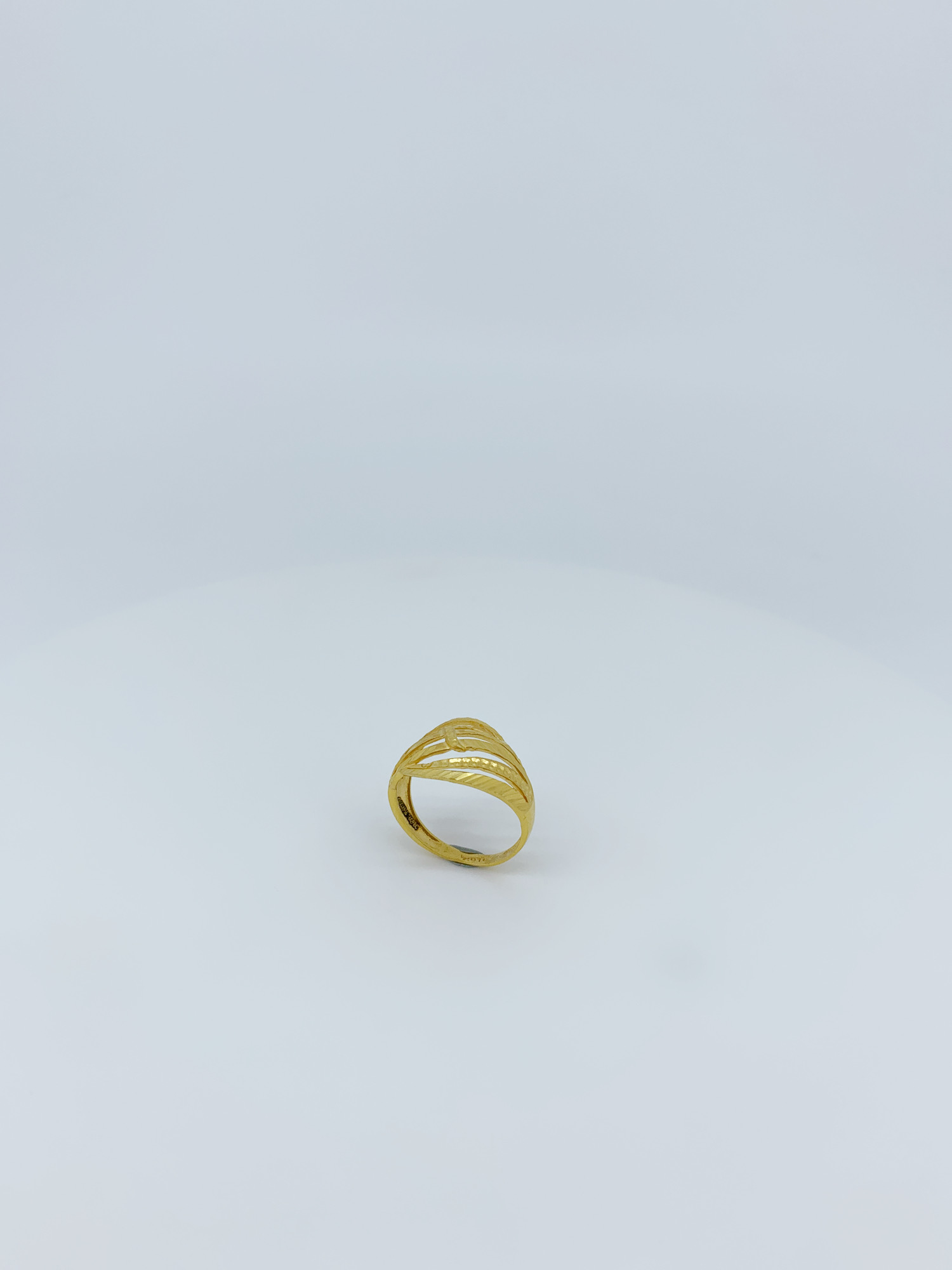 Timeless Wave 22K Gold Ring - Image 2