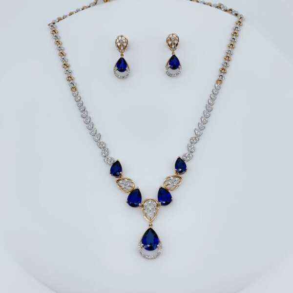 Royal Teardrop Grace Diamond Set