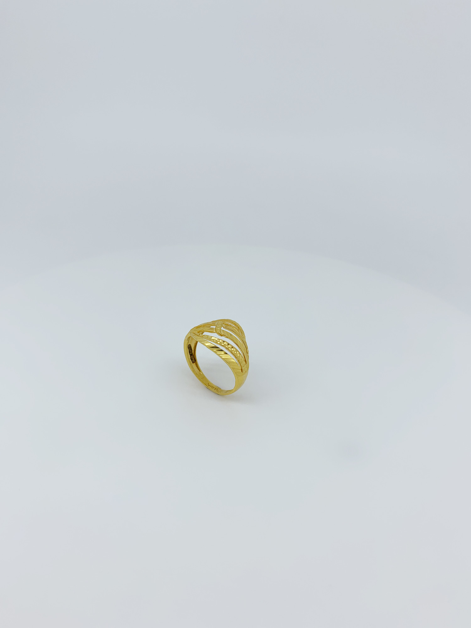 Timeless Wave 22K Gold Ring - Image 3