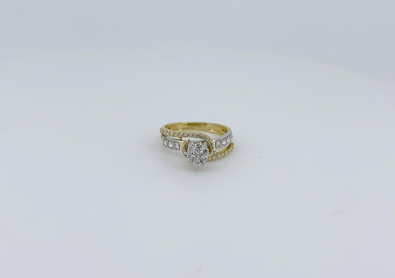 Elegant Two-Tone Diamond Ring - Image 3